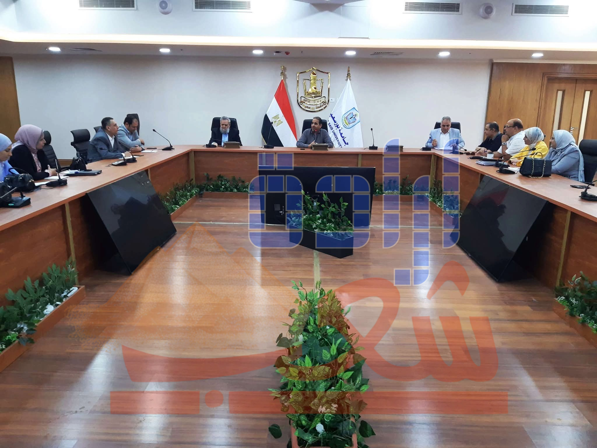 رئيس جامعة بورسعيد يجتمع باللجنة التنسيقية العليا للتصنيف