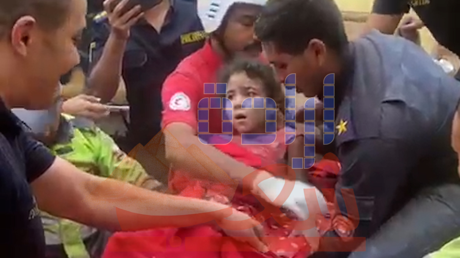 محافظة القاهرة : استخراج فتاة صغيرة من تحت انقاض عقاري ” حدائق القبة “