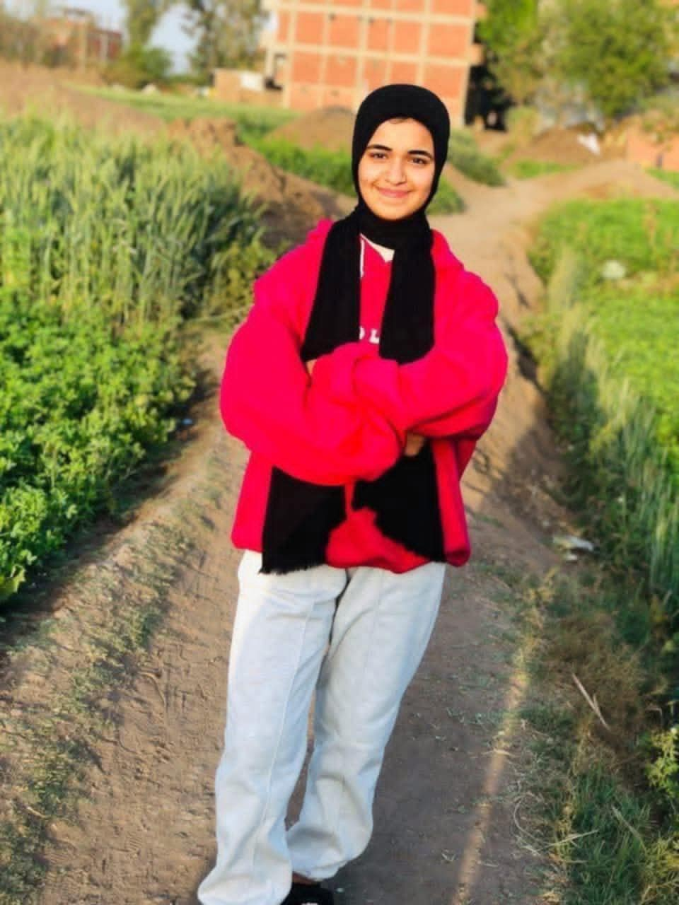 اخوها قال لها عايز جذمه جديده يا شروق وانتى جايه