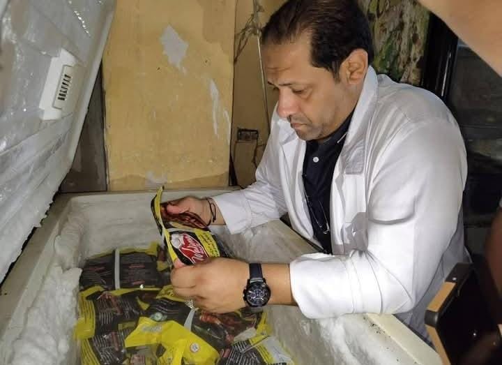 ضبط 40 كيلوجرام دجاج فاسد داخل مطعم شهير ببورسعيد