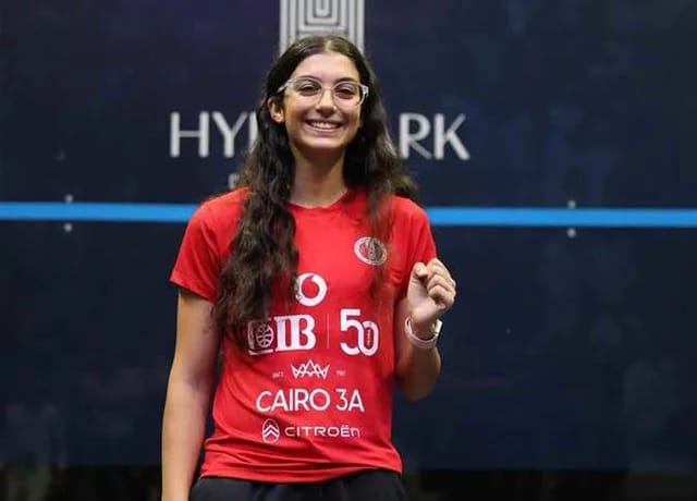 أمينة عرفي سعيدة بالتتويج للمره الرابعة ببطولة الاسكواش وأيضا بوجود الجماهير لتدعيمها