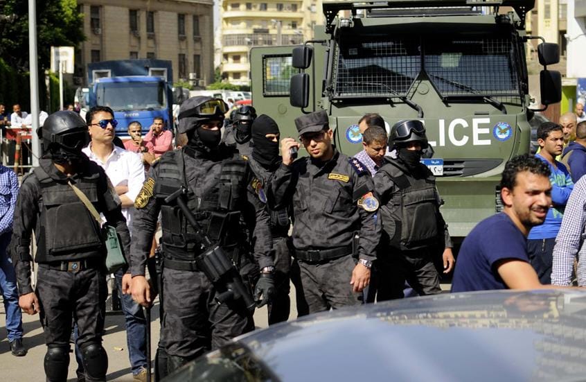 مصدر أمني يكشف حقيقة فيديو “احتجاز ضابط” داخل قسم حلوان: مفبرك ووراءه جهات مغرضة