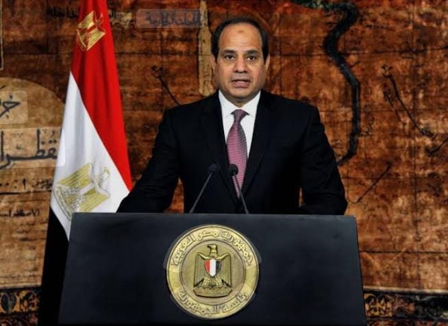 الرئيس السيسي يوجه بتوفير الرعاية الطبية العاجلة للكابتن حسن شحاتة بعد تعرضه لوعكة صحية