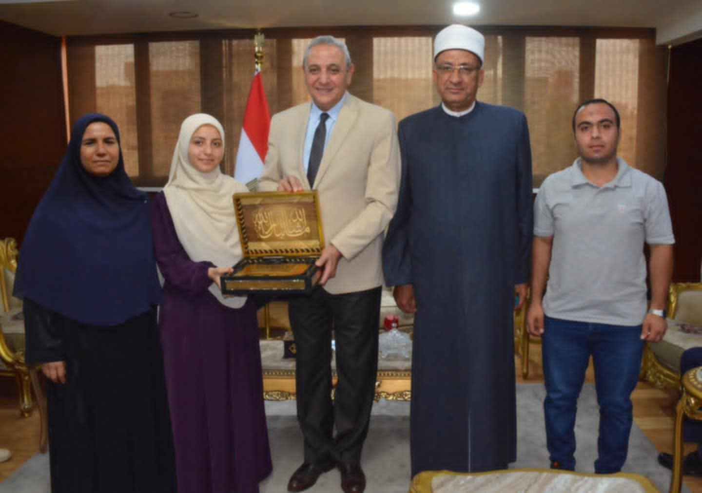 محافظ الغربية يشارك الفرحة الكبيرة فى منزل آلاء الثالثة على الجمهورية بالأزهر