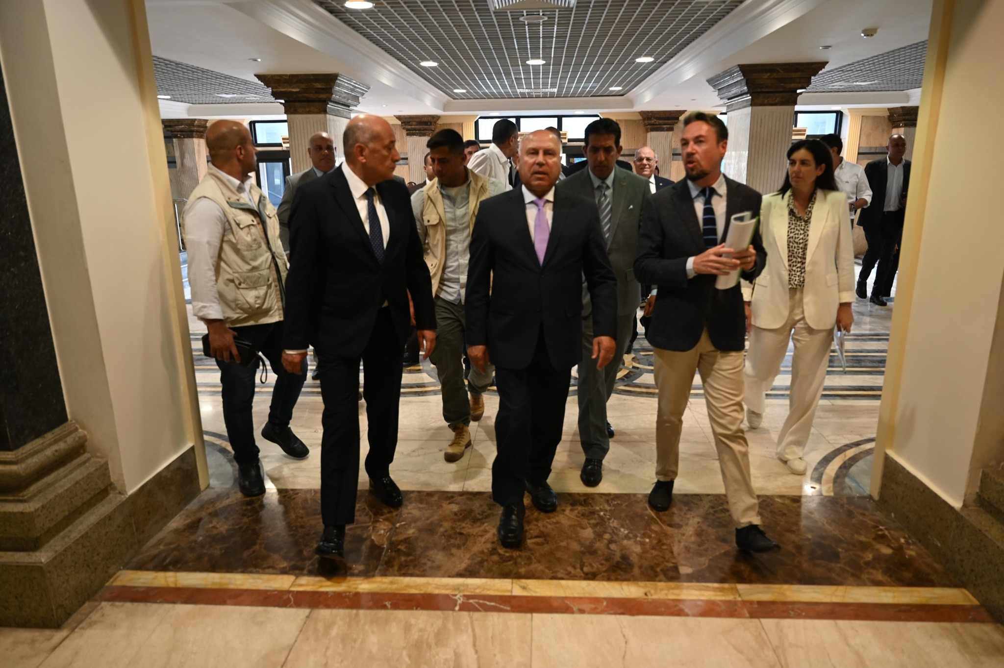 الفريق كامل الوزير يتفقد محطة الركاب السياحية بميناء الإسكندرية