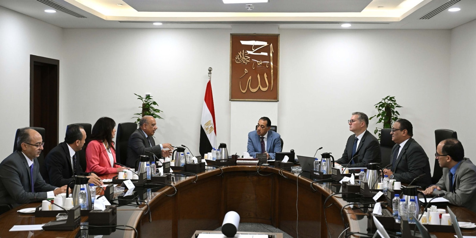 “رئيس الوزراء” يتابع عددا من الملفات مع وزيري الكهرباء والبترول