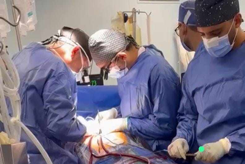 إنجاز طبي نادر بمستشفى جامعة قناة السويس: جراحة قلب مفتوح دقيقة تنقذ حياة مريض في حالة حرجة