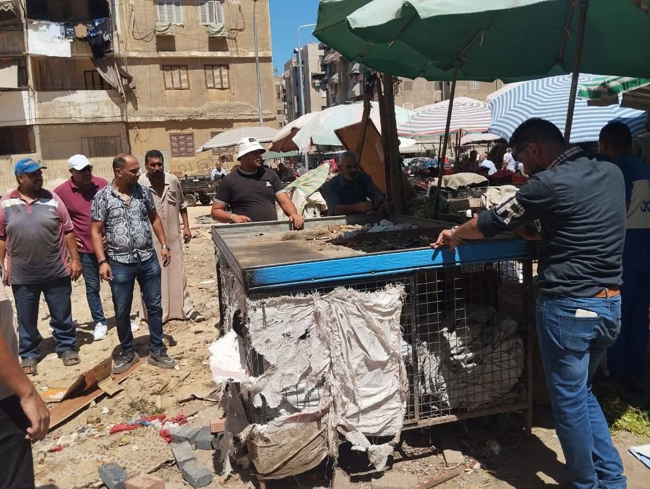 استجابة لشكاوي المواطنين تنفيذ حملة لإزالة الإشغالات بمحيط مسجد الشعراوي بمدينة بورفؤاد