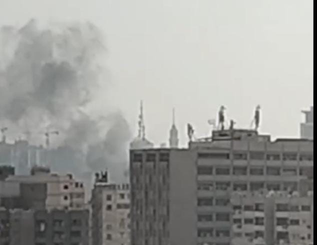النار تقتحم الترجمان.. دخان كثيف يربك قلب القاهرة