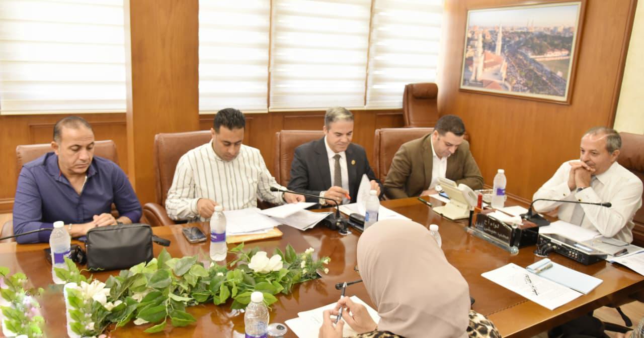 محافظ بورسعيد يبحث آليات تنفيذ قانون الإيجارات الجديد
