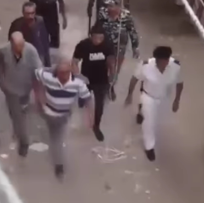 يستدرج الاطفال ويعتدي عليهم في قريه في دمياط