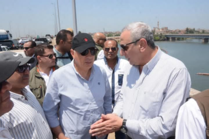 محافظ الغربية ووزير الموارد المائية والرى يتفقدان مجرى نهر النيل فرع رشيد بكفر الزيات