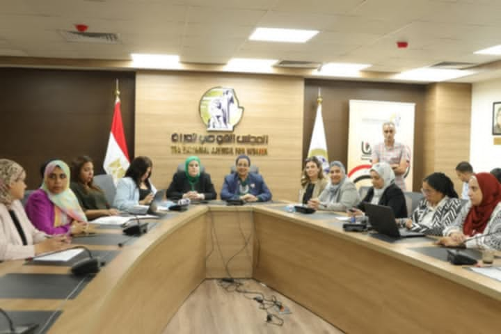 المرأة المصرية كما عهدناها دائمًا تثبت أنها فى الصفوف الأولى تتحمل المسؤولية