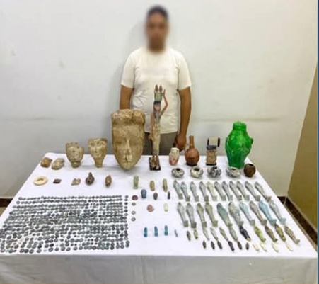 الداخليه تلقي القبض على تاجر ادوات منزليه بحوزته قطع اثريه