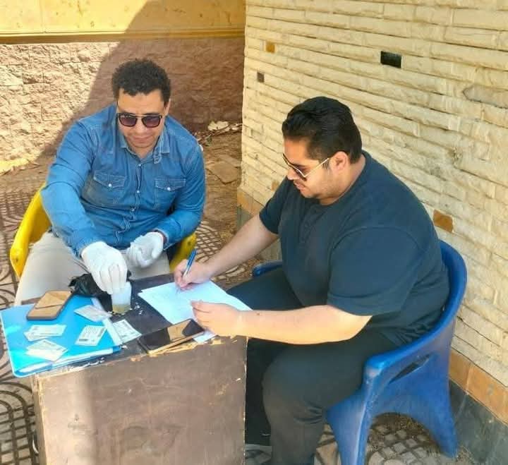 بشارع المشاية محافظ الدقهلية يكشف على المخدرات بنفسة