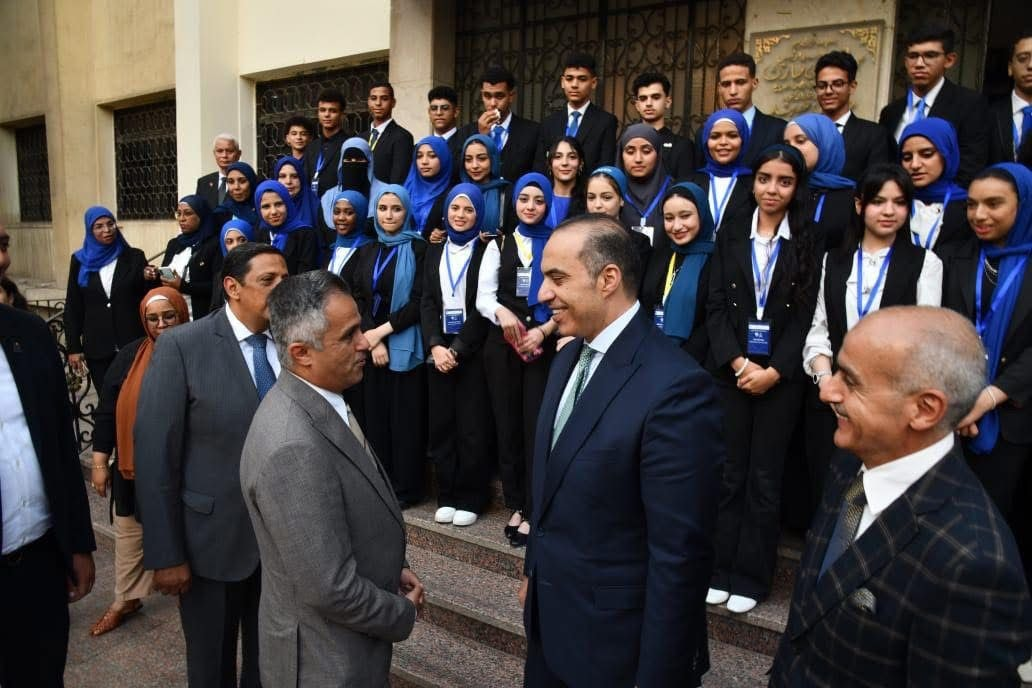 حوار مفتوح بين “وزير الشئون النيابية والقانونية والتواصل السياسي” وطلاب المعسكر التدريبي لبرنامج قادة مدارس الجمهورية