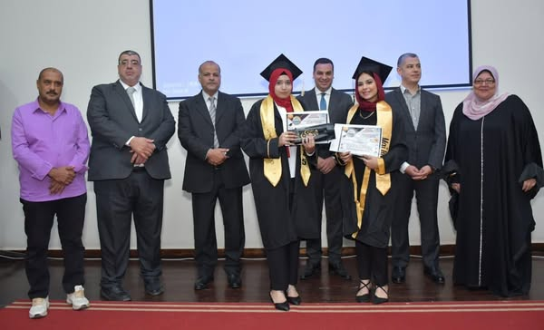 بالنيابة عن محافظ بورسعيد…نائب محافظ بورسعيد ومدير مديرية التربية والتعليم يشهدان حفل تكريم أوائل التعليم الفنى