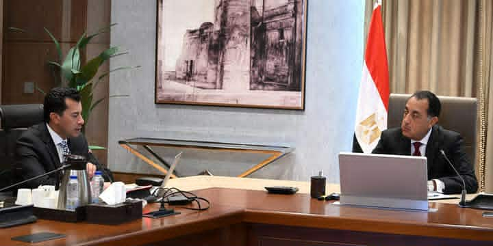 وزير الرياضة يفتح ملفاتة أمام رئيس الحكومة