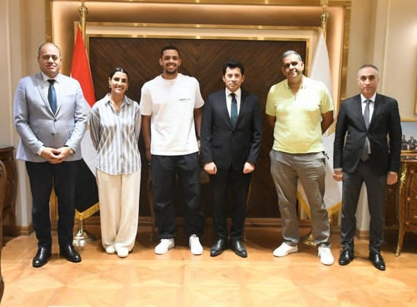 رئيس اتحاد الإسكواش واللاعب مصطفى عسل فى ضيافة وزير الرياضة