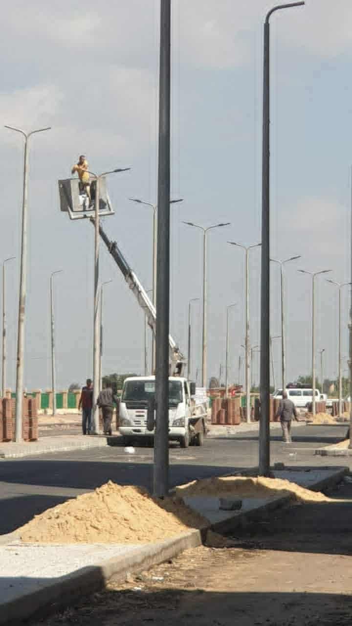 محافظ الغربية يتابع جهود الوحدات المحلية فى صيانة أعمدة الإنارة بمراكز وقرى المحافظة