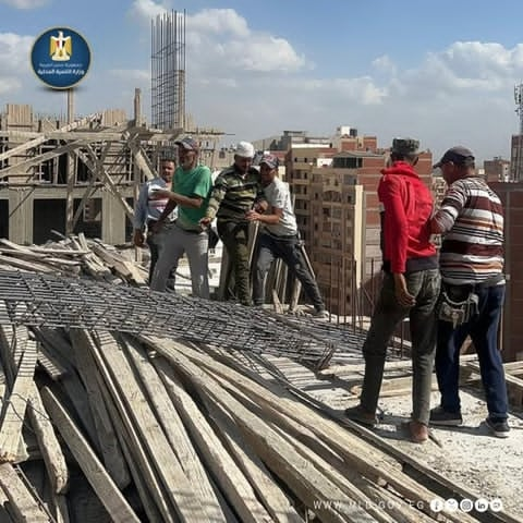 وزيرة التنمية المحلية تحيل مسؤولين بالمحلة للنيابة وتبدأ إزالة ٢٧ عمارة مخالفة