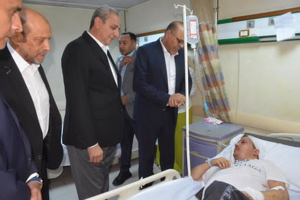 محافظ الغربية ووزير العمل يزوران المصابين فى حادث المحلة ويقدمان واجب العزاء لأسر الشهداء