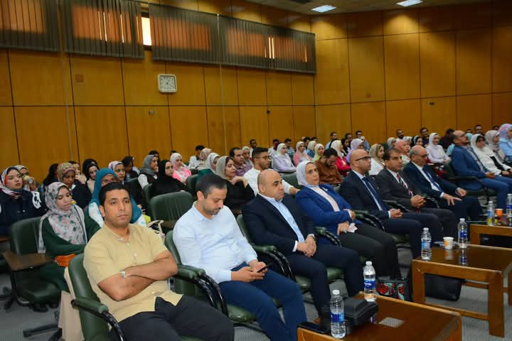 جامعة أسيوط تنظم اليوم العلمي الأول لإدارة طب الأسنان بالإدارة العامة للشئون الطبية