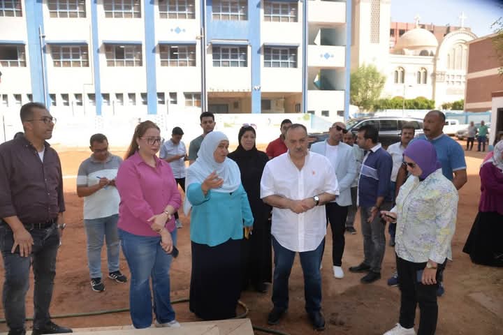 محافظ أسيوط يشهد تدريب عملي لطالبات الثانوية الصناعية على أعمال السباكة الخفيفة