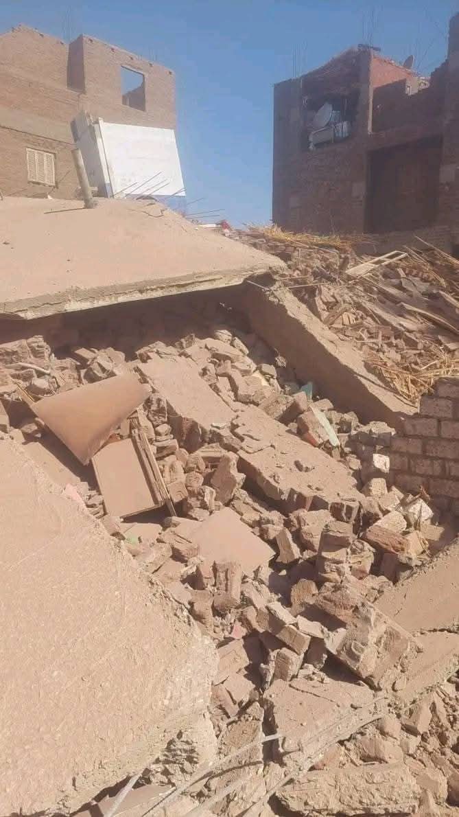 بالأسماء مصرع طفلة وإصابة 5 آخرين في انهيار عقار مكون من طابقين، بمركز ملوي محافظة المنيا