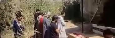 أداء صلاة الجنازة على عامل دهسه القطار خلال ذهابه لعمله بالتروسيكل بقنا.