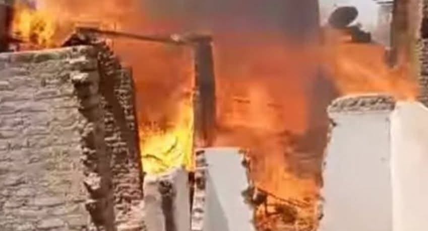 نشوب حريق في منزل بقنا.. والدفع بـ 3 سيارات إطفاء للسيطرة على النيران.
