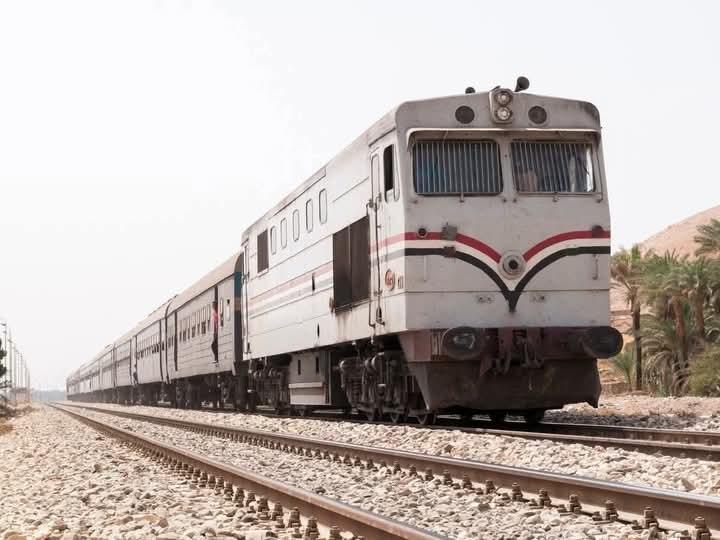مصر ع شقيقين أسفل عجلات القطار بمنطقة أبو الريش بأسوان