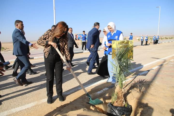 وزيرا التنمية المحلية و الزراعة يطلقان المرحلة الرابعة من المبادرة الرئاسية لزراعة ١٠٠ مليون شجرة بمحافظة الوادي الجديد