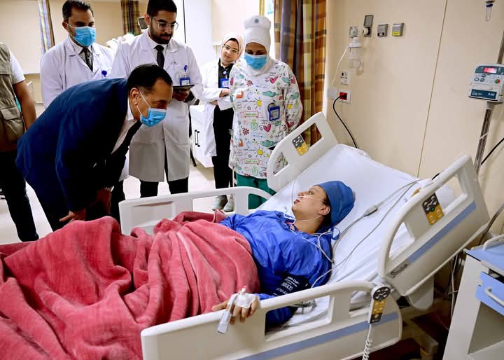 في إطار جولته اليوم بمحافظة السويس: رئيس الوزراء يتفقد مستشفى دار صحة المرأة والطفل