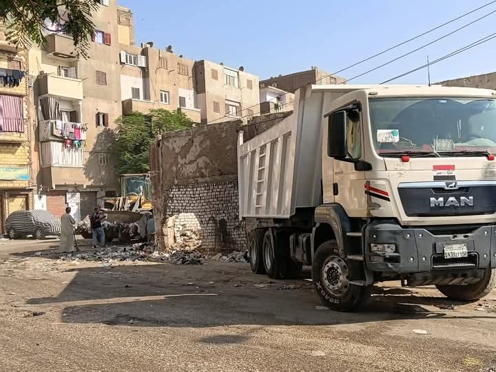 استمرار حملات النظافة داخل نطاق حى شرق اسيوط