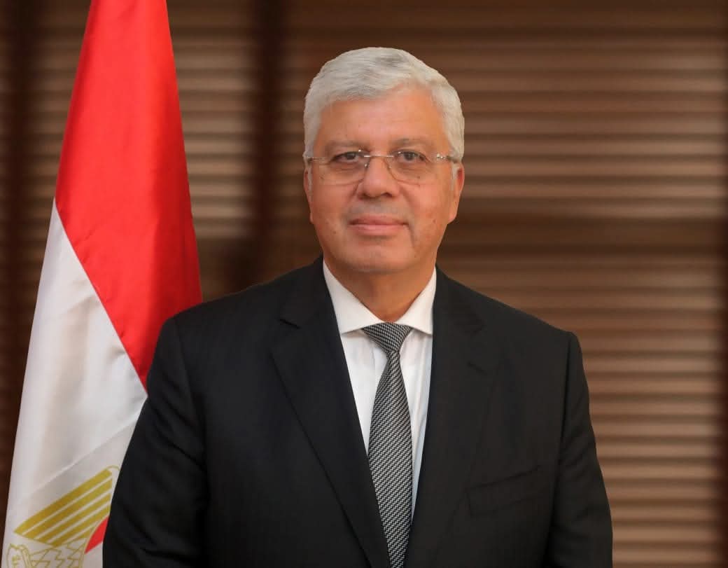 وزير التعليم العالي يغادر إلى لندن للمشاركة في مؤتمر “نحو العالمية” لتعزيز التعاون الدولي في التعليم والبحث العلمي