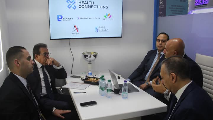 نائب رئيس مجلس الوزراء وزير الصحة يعقد اجتماعاً مع ممثلي شركتي «E-Health» و«Rain Stella» على هامش ملتقى الصحة العالمي 2025 في السعودية