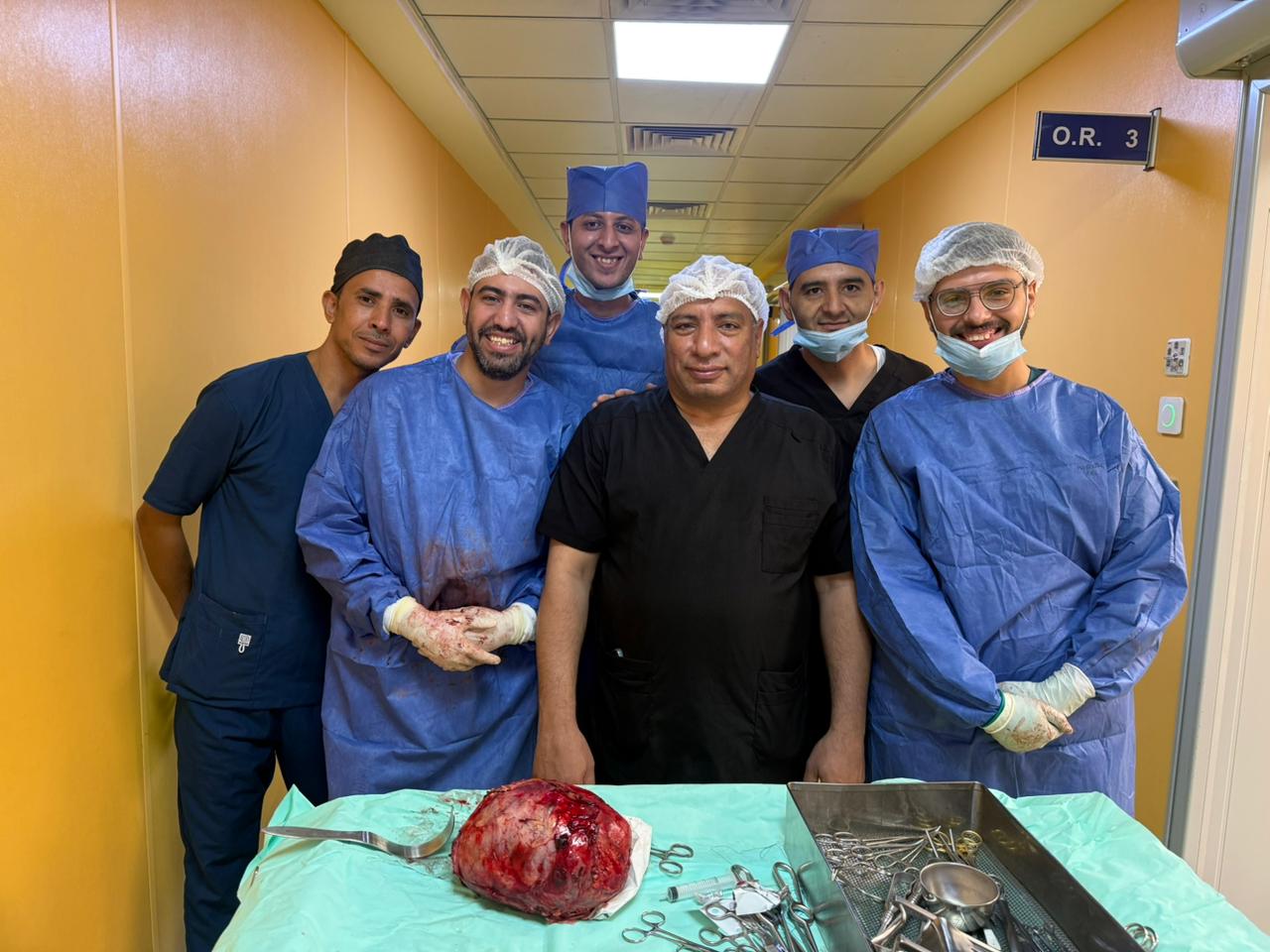 نجاح فريق طبي بمعهد جنوب مصر للأورام في استئصال جذري للكلية اليسري مع استئصال جزء من عضلة الحجاب الحاجز لطفله7 سنوات