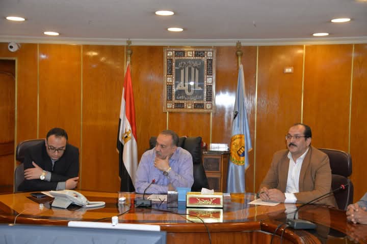 محافظ أسيوط يجري مقابلات لاختيار رؤساء قرى جدد لتمكين الشباب والمرأة لتحقيق التنمية المستدامة