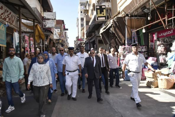 استمرارا لعودة الانضباط للشارع البورسعيدي والحفاظ على حياة المواطنين محافظ بورسعيد يتفقد الحميدي والتجاري