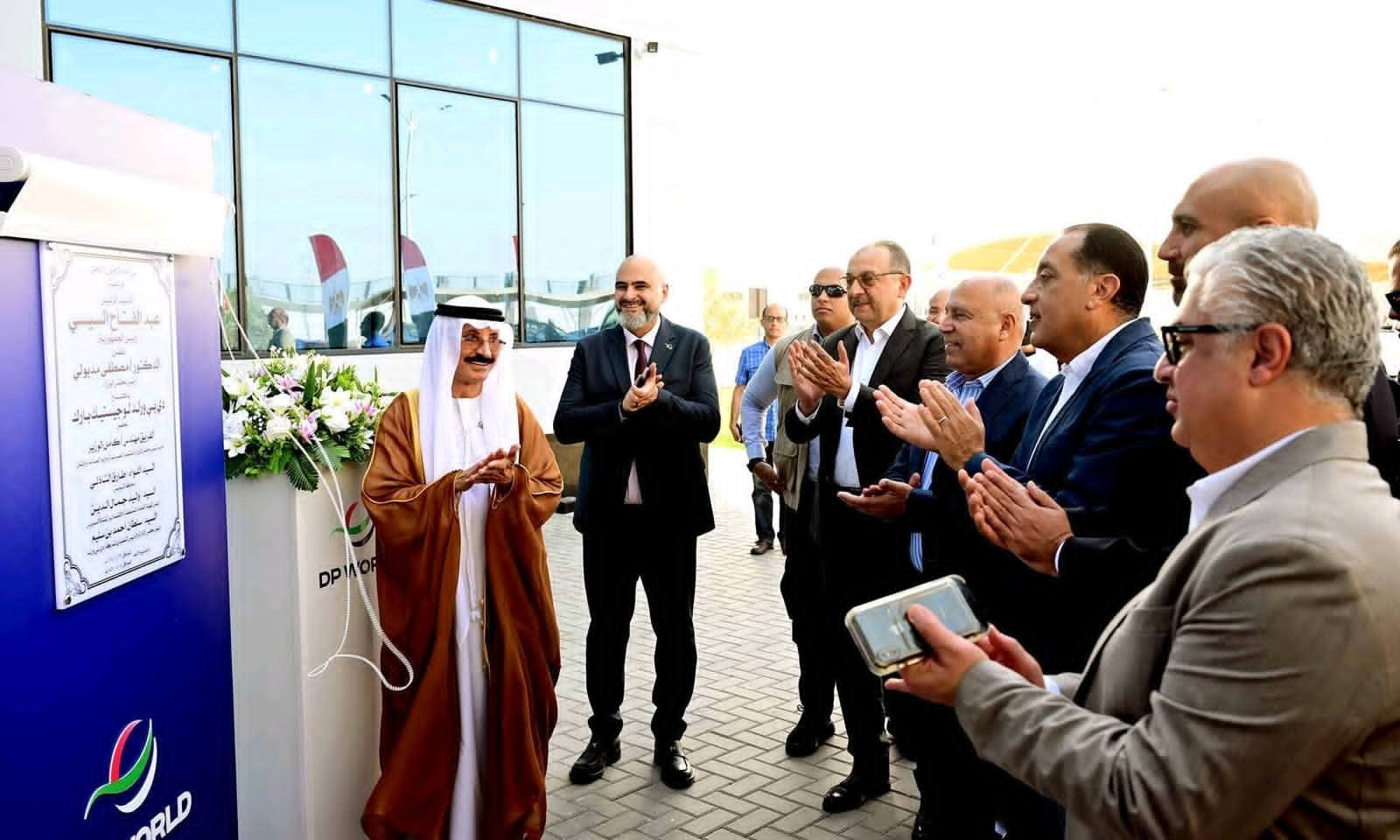 باستثمارات 85 مليون دولار رئيس الوزراء يفتتح مستودع موانئ دبى العالمية