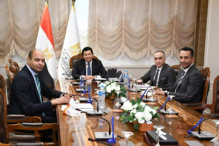 بعد فوزه على اللاعب الإسرائيلى وزير الرياضة سعيد بالبطل يحيى النوسانى