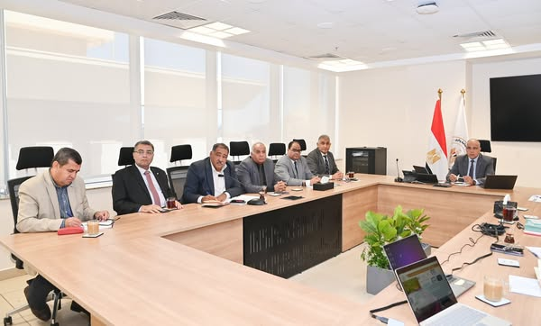 الدكتور سويلم… يتابع موقف منظومة تطهيرات المجاري المائية وأعمال التطوير الجارية لهذه المنظومة