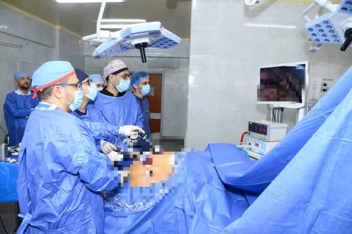 وحدة جراحات السمنة والجهاز الهضمي بجامعة أسيوط تنظم ورشة عمل حول استخدام الحلقة السيليكون فى جراحات السمنة