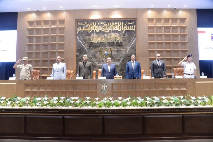 محافظ أسيوط يؤكد على دعم الفئات الأولى بالرعاية واستكمال مشروعات التنمية وتحسين الخدمات