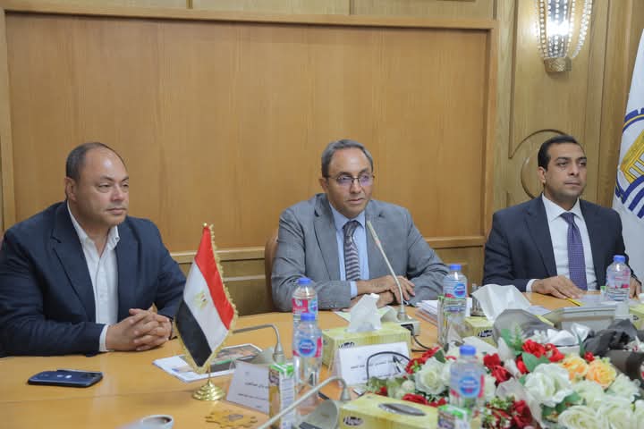 رئيس هيئة تنمية الصعيد ومحافظ قنا يبحثان سبل التعاون لدعم التنمية المستدامة بالمحافظة