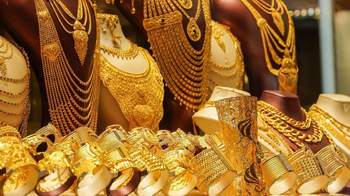 الذهب يتحرك صعودًا.. قفزة جديدة في الأسعار مع بداية تعاملات اليوم