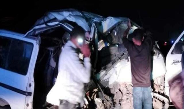 كارثة على طريق الكريمات.. انقلاب ميكروباص يحصد أرواح 8 ويصيب 7 آخرين