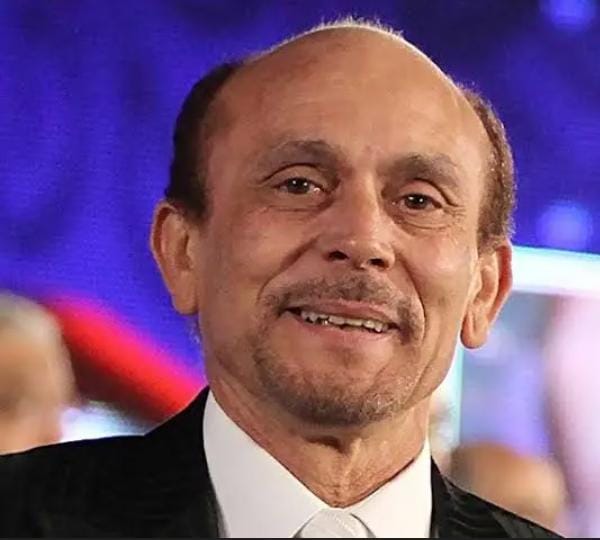 محمد صبحي يتعرض لوعكة صحية مفاجئة وينقل إلى المستشفى في 6 أكتوبر