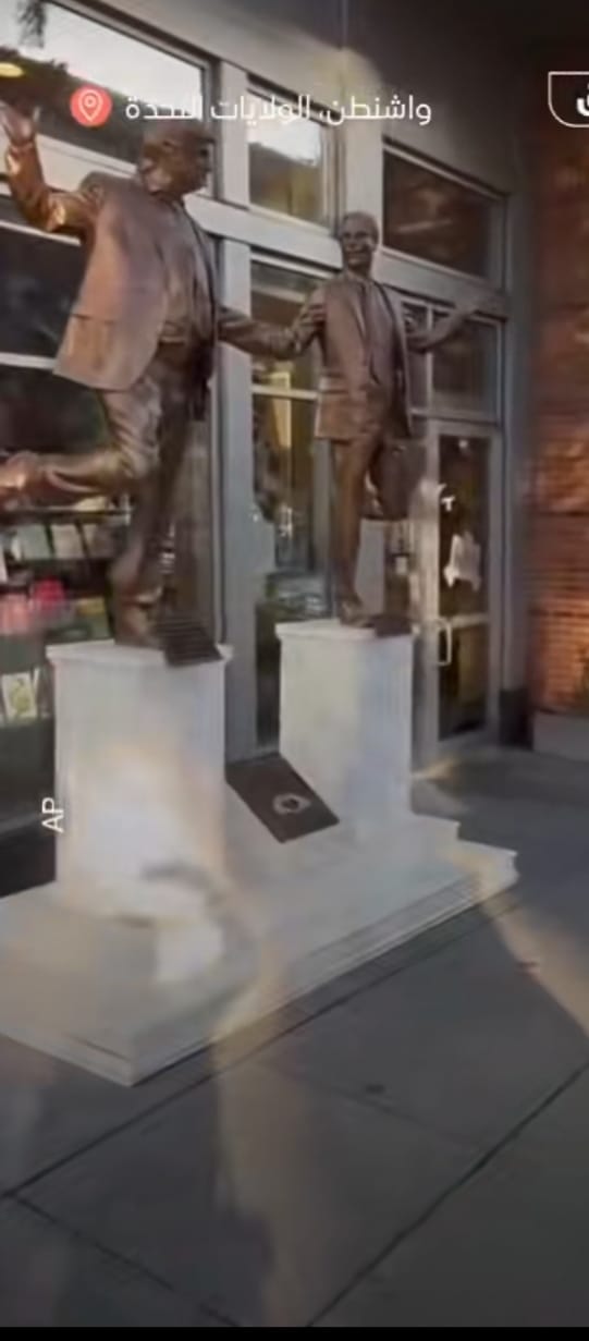 تمثال” افضل اصدقاء للابد ” فى واشنطن